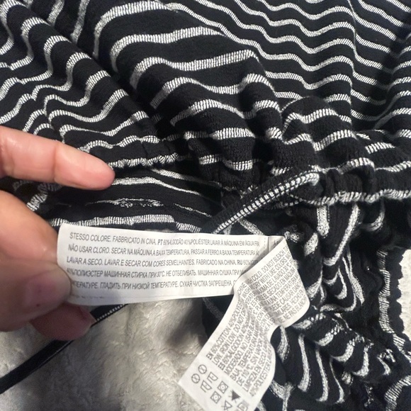 Forever 21 cropped top pull over‎ ties on waist - Picture 5 of 8